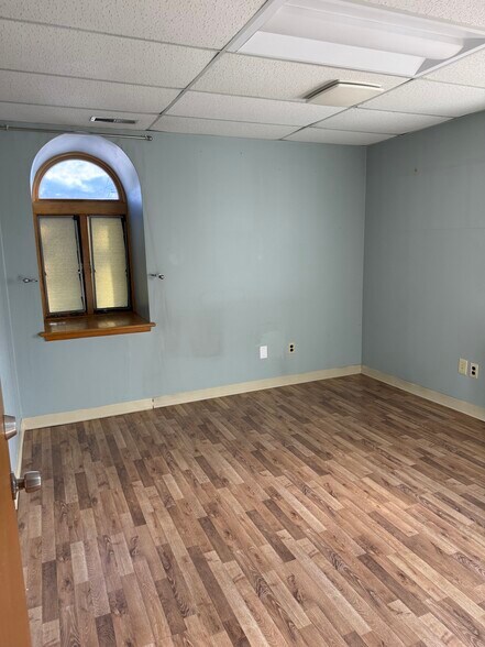 More Photos Of 54 S Liberty Dr, Stony Point Office For Sale