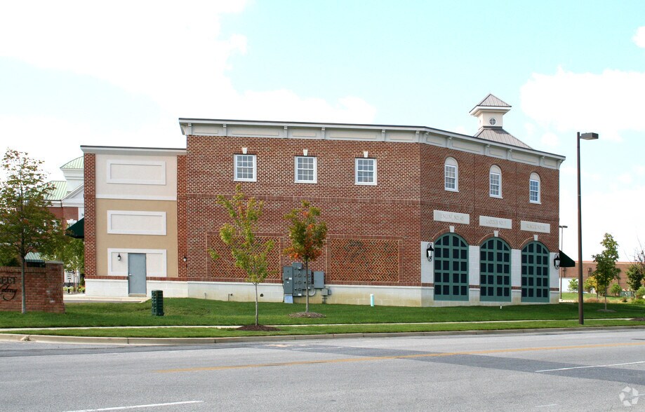 Primary Photo Of 127 Mitchells Chance Rd, Edgewater Freestanding For Lease