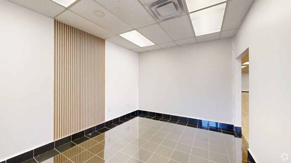 More Photos Of 6925 Lake Ellenor Dr, Orlando Unknown For Lease