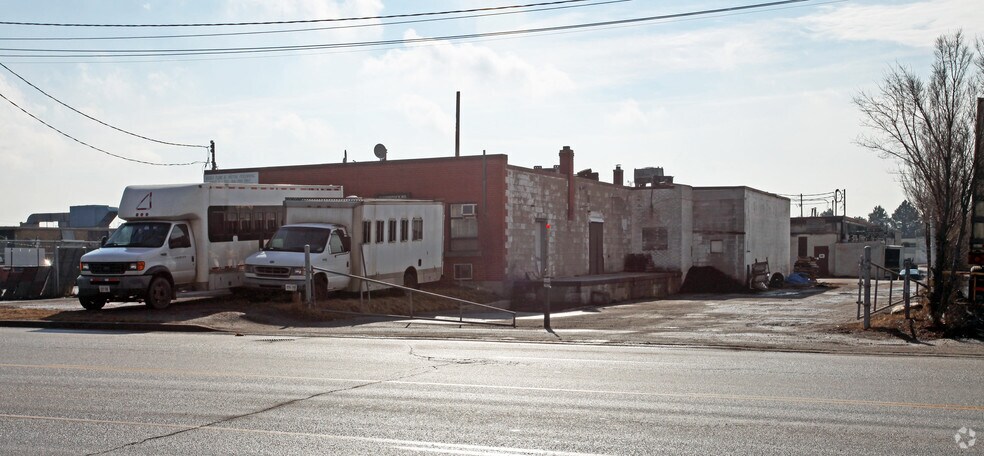 More Photos Of 51 Comstock Rd, Toronto Warehouse For Lease