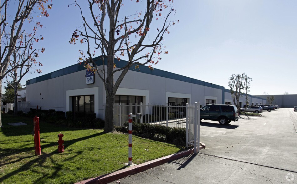 More Photos Of 780 E Francis St, Ontario Manufacturing For Lease