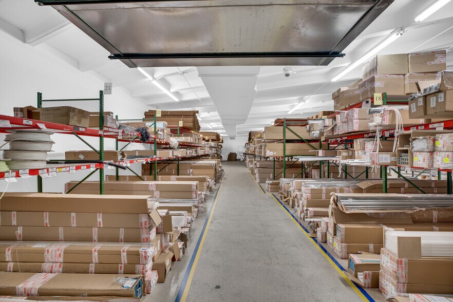 More Photos Of 673 US Highway 1, Vero Beach Showroom For Sale