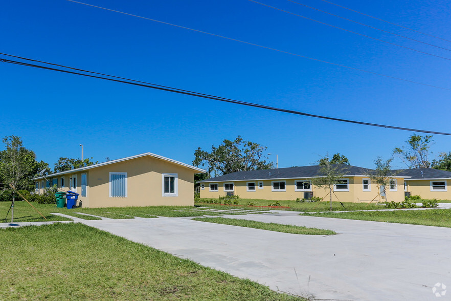 Primary Photo Of 29030 S Dixie Hwy, Homestead Apartments For Sale