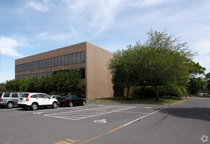 Primary Photo Of 5865 Ridgeway Center Pky, Memphis Office For Lease