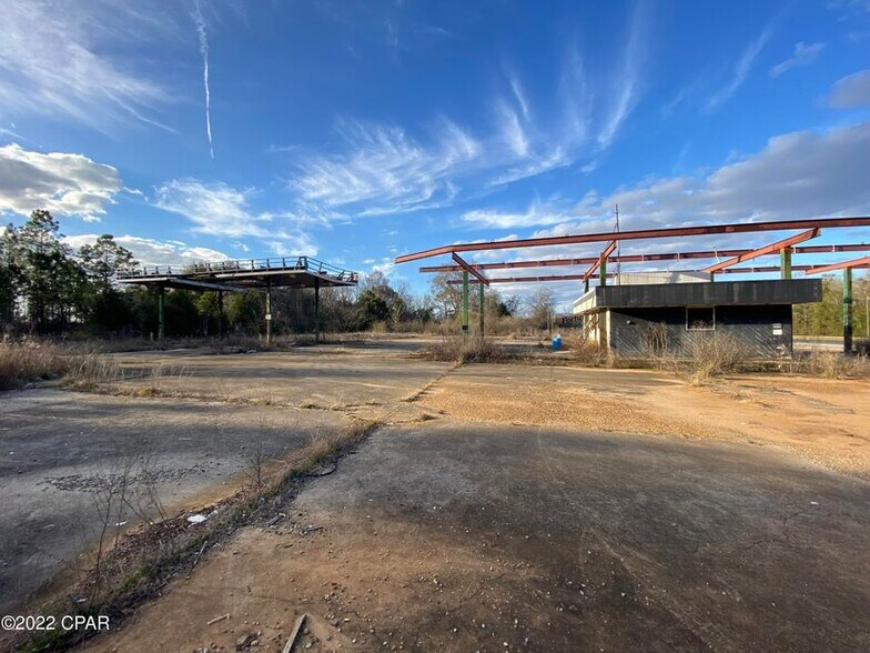 More Photos Of 5509 HWY 231, Campbellton Service Station For Sale