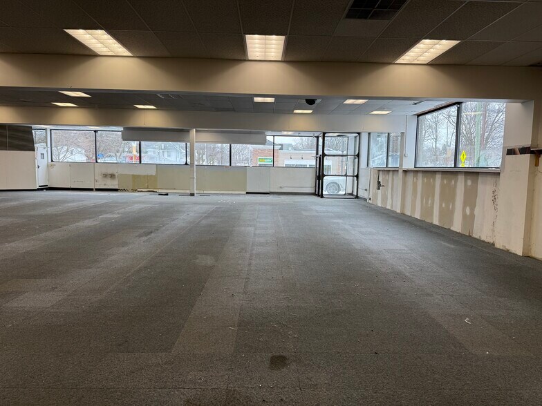 More Photos Of 358 Buffalo St, Hamburg Drugstore For Lease