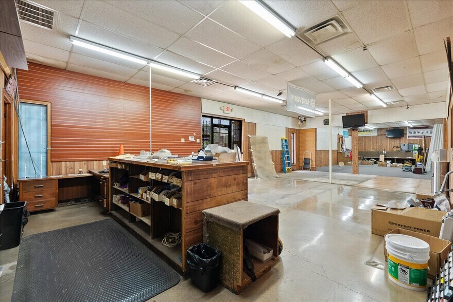 More Photos Of 3700 Reveille St, Houston Freestanding For Lease