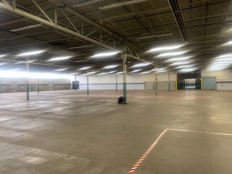 More Photos Of 11445 Stephens Rd, Warren Industrial For Sale