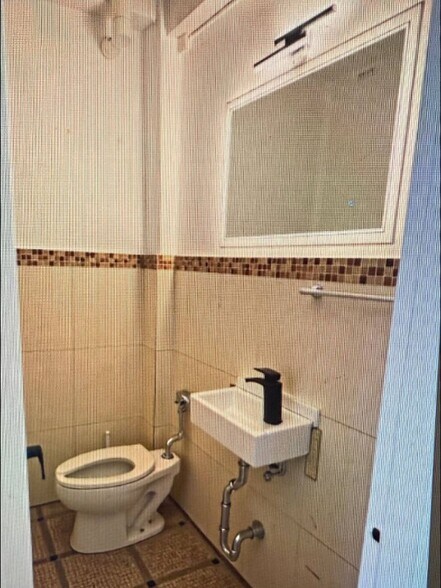 More Photos Of 14105 Northern Blvd, Flushing Healthcare For Sale