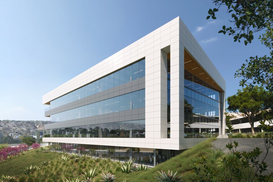 More Photos Of 10251 Vista Sorrento Pky, San Diego Research And Development For Lease