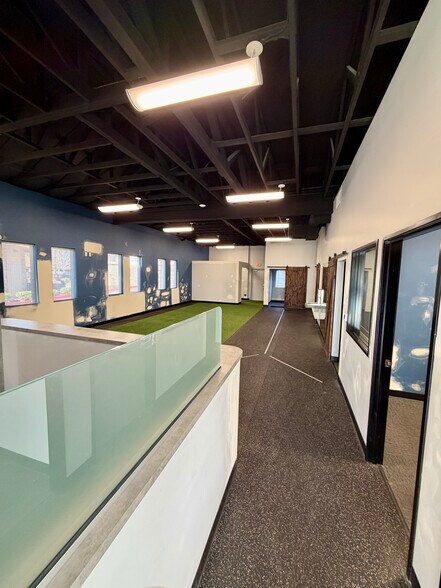 More Photos Of 14679 SE Sunnyside Rd, Clackamas Freestanding For Lease