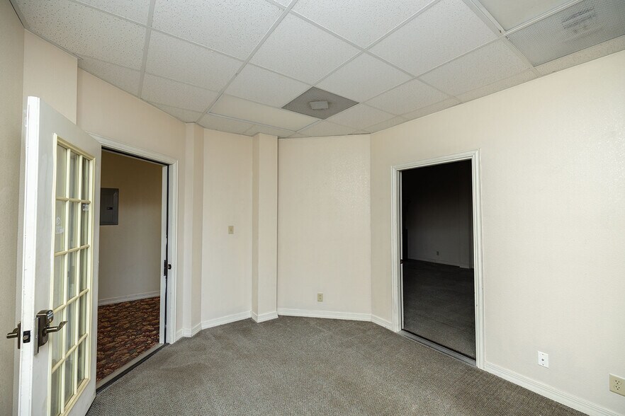 More Photos Of 116 W Pine Ave, El Dorado Office Residential For Sale