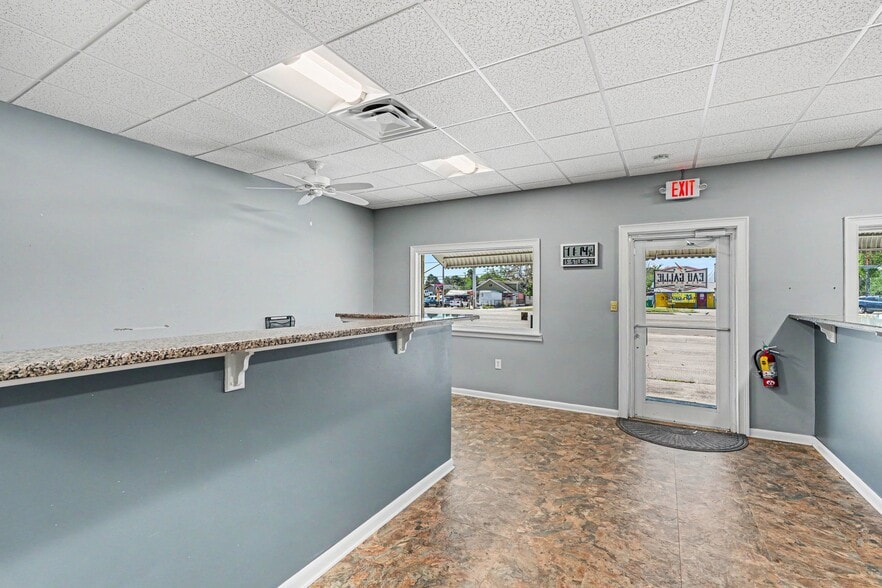 More Photos Of 2012 Aurora Rd, Melbourne Service For Lease