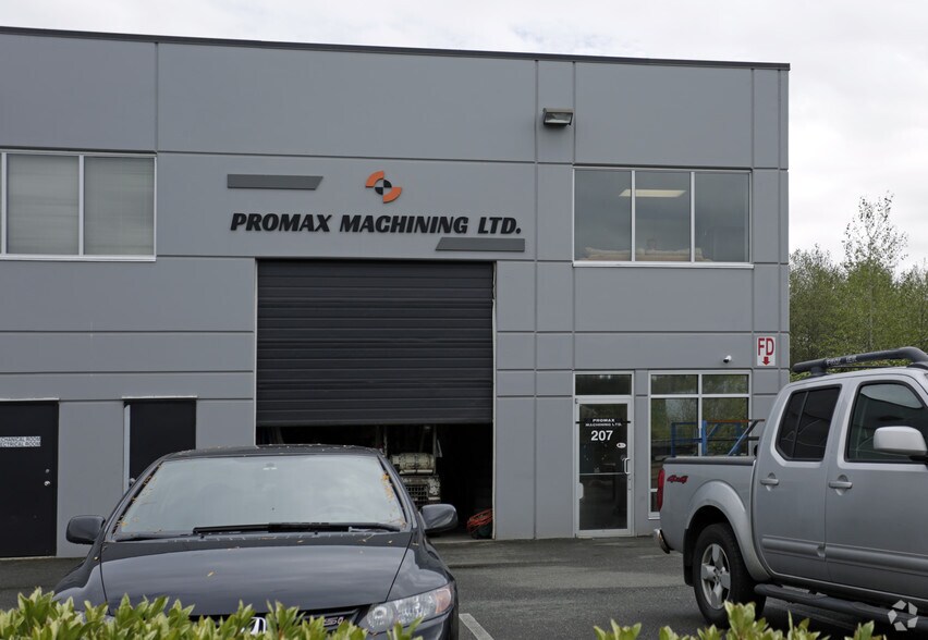 More Photos Of 9466 189th St, Surrey Showroom For Sale