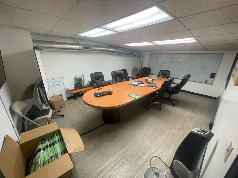 More Photos Of 128 30th St, Greeley Warehouse For Sale