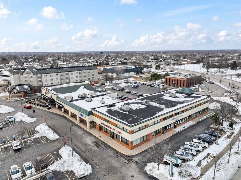 More Photos Of 1116 W Devon Ave, Elk Grove Village Office Residential For Lease