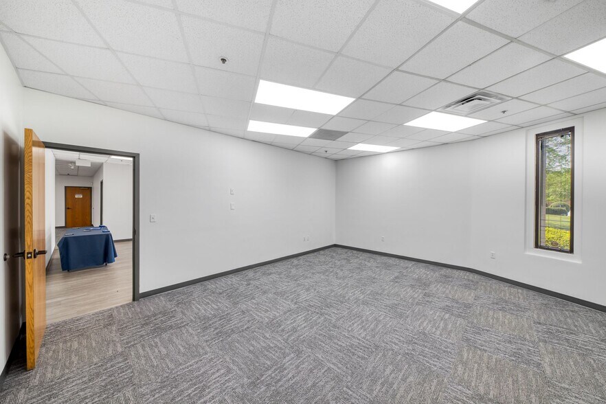 More Photos Of 3285 Saturn Ct, Peachtree Corners Warehouse For Lease