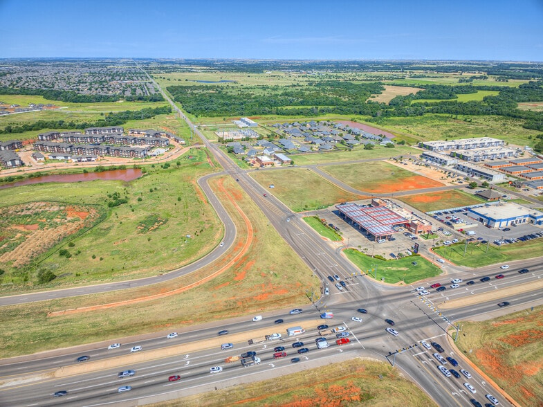 More Photos Of 4009 NW 164th St, Edmond Industrial For Sale