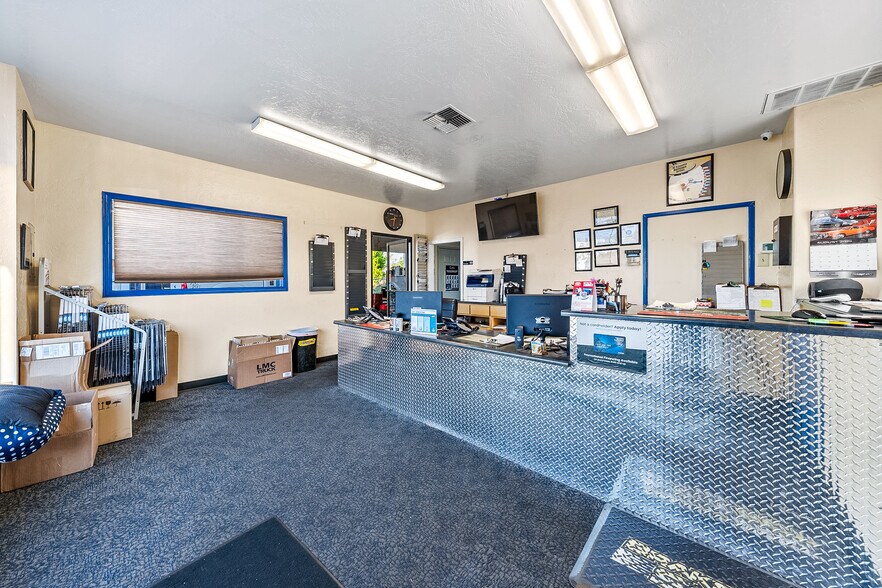 More Photos Of 3311 Biddle Rd, Medford Auto Repair For Sale