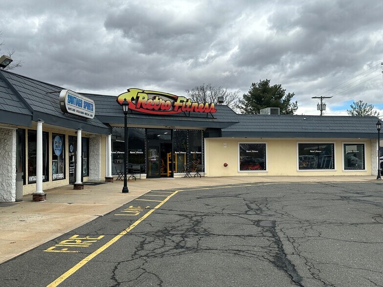More Photos Of 419 Route 34 S, Matawan Unknown For Lease