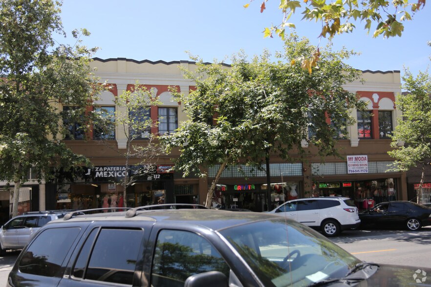 More Photos Of 108-110 E 4th St, Santa Ana General Retail For Lease