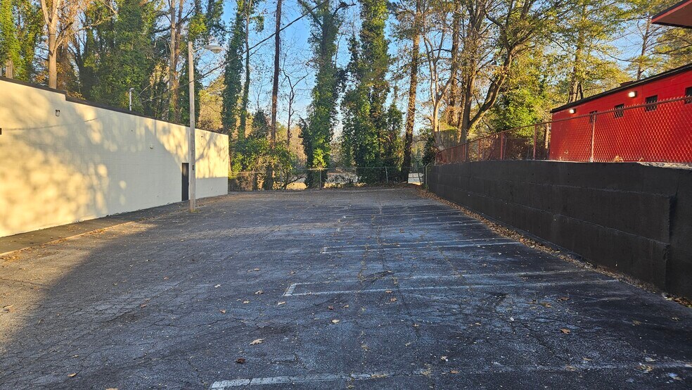 More Photos Of 2125 Headland Dr, Atlanta Loft Creative Space For Sale