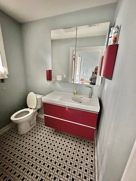 More Photos Of 235-239 Sound Beach Ave, Old Greenwich Freestanding For Lease