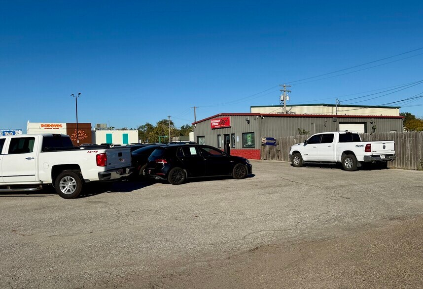 More Photos Of 702 W O St, Lincoln Freestanding For Sale