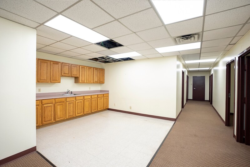 More Photos Of 333 Waller Ave, Lexington Medical For Sale