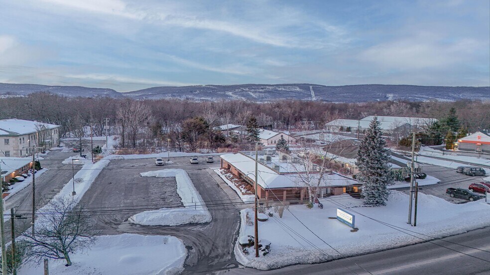 More Photos Of 200 S River St, Plains Medical For Sale