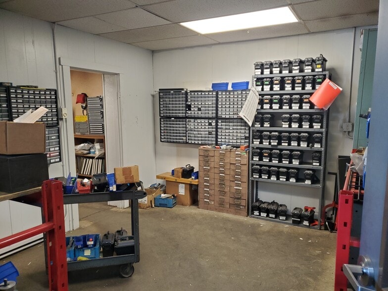 More Photos Of 1600 Cranberry St, Erie Warehouse For Sale