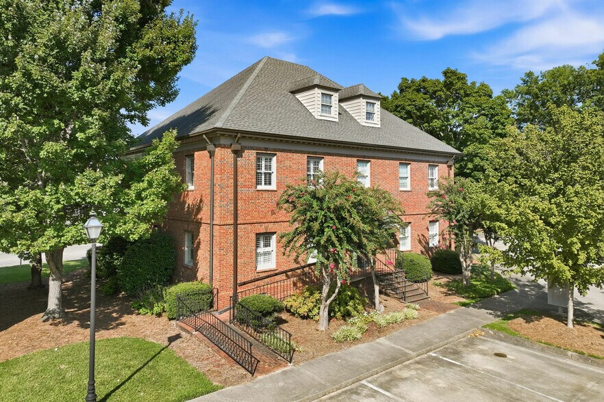 More Photos Of 459 E E Butler Pky, Gainesville Office For Sale