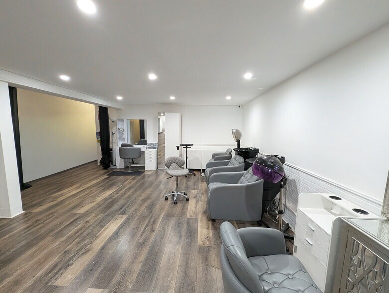 More Photos Of 914 S Olive St, Los Angeles Storefront For Lease