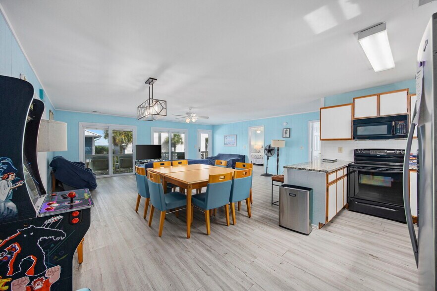 More Photos Of 412 S Seaside Dr, Surfside Beach Multifamily For Sale