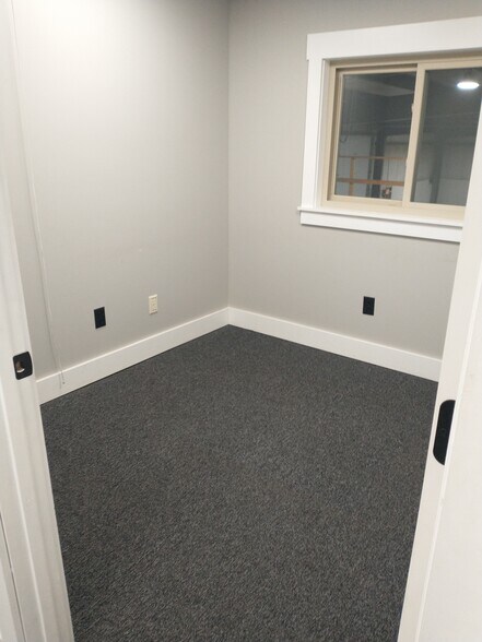 More Photos Of 1902 Eisenhower Dr N, Goshen Industrial For Lease