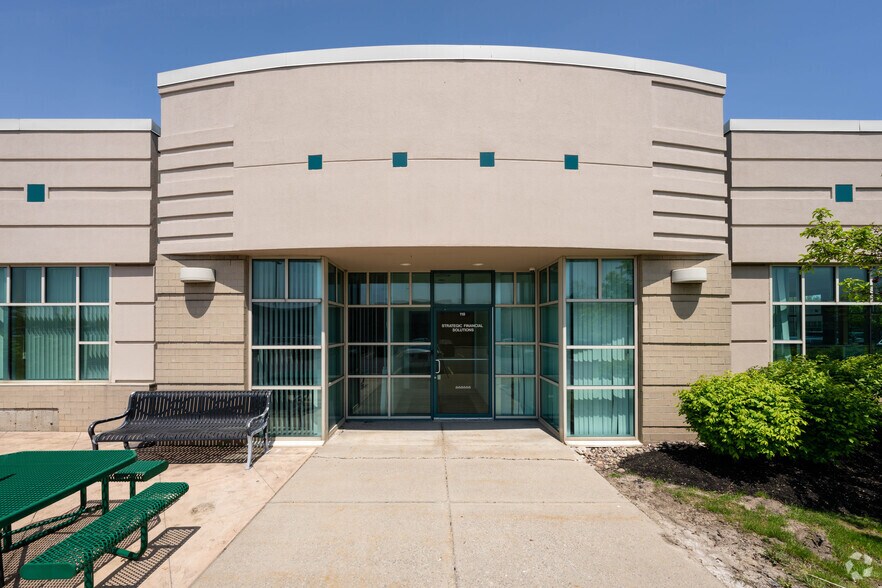 More Photos Of 75 Earhart Dr, Amherst Unknown For Lease