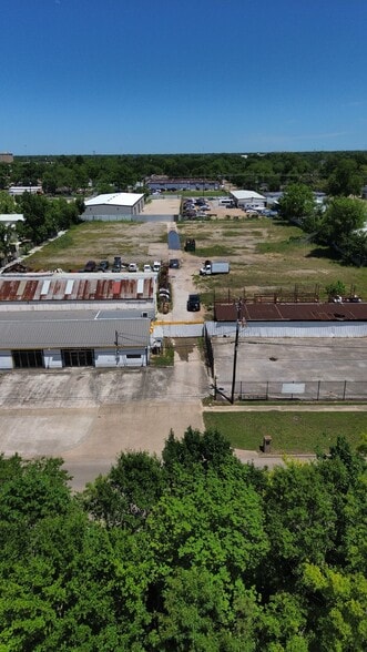 More Photos Of 6310 N Shepherd Dr, Houston Auto Salvage Facility For Sale