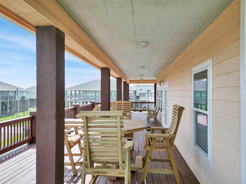 More Photos Of 944 Raymond, Crystal Beach Specialty For Sale