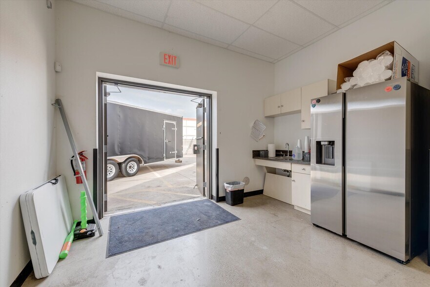 More Photos Of 5615 Rufe Snow Dr, North Richland Hills Freestanding For Sale