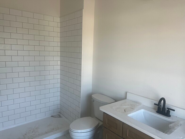 More Photos Of 205 Walker St, Franklin Multifamily For Lease