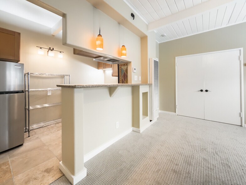 More Photos Of 5105-5107 MacDonald Ave, Richmond Apartments For Sale