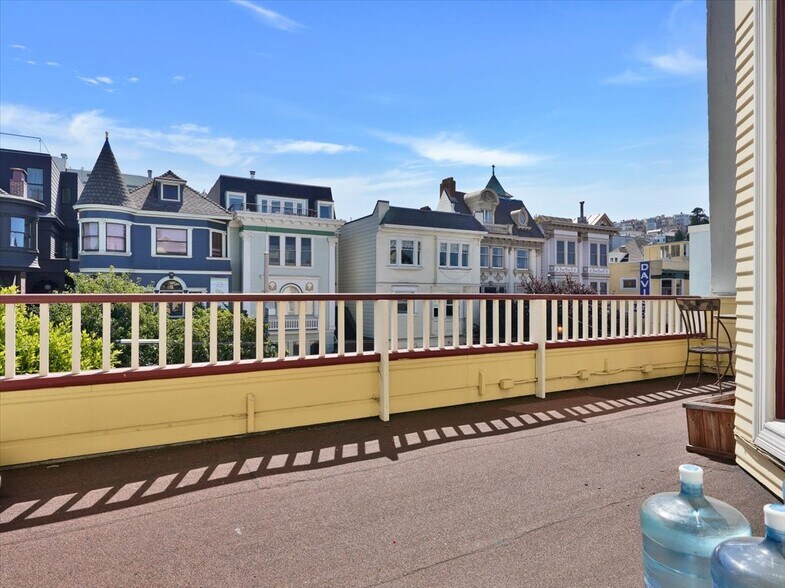 More Photos Of 2250 Union St, San Francisco Storefront Retail Office For Sale