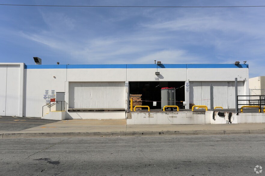 More Photos Of 13821 Marquardt Ave, Santa Fe Springs Manufacturing For Lease