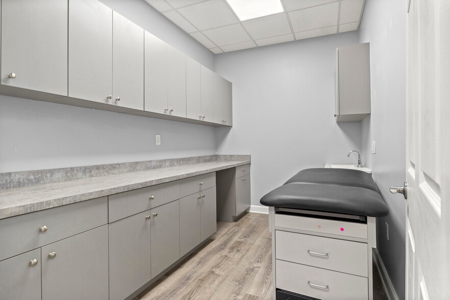 More Photos Of 32413 Michigan Ave, Wayne Freestanding For Sale