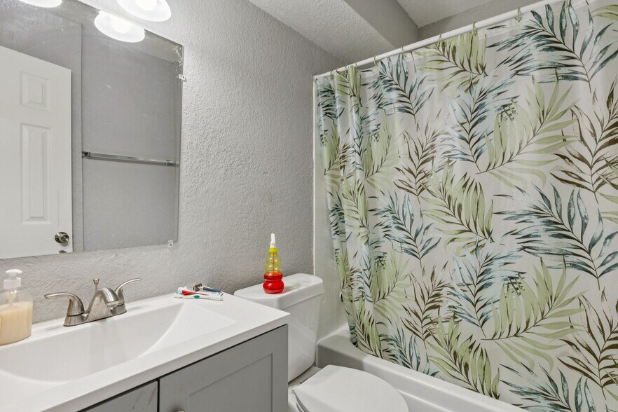 More Photos Of 500 Haley St, Irving Apartments For Sale