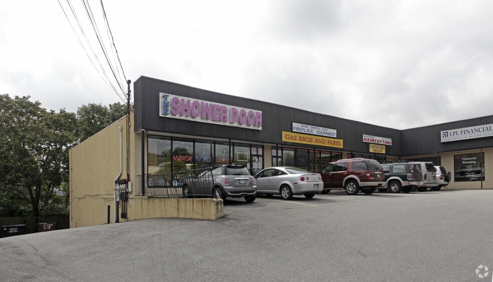 More Photos Of 710-714 E Jericho Tpke, Huntington Station Storefront Retail Office For Lease