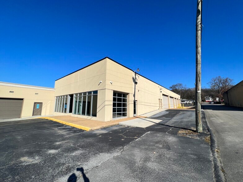 More Photos Of 2818 E 48th St, Chattanooga Freestanding For Lease