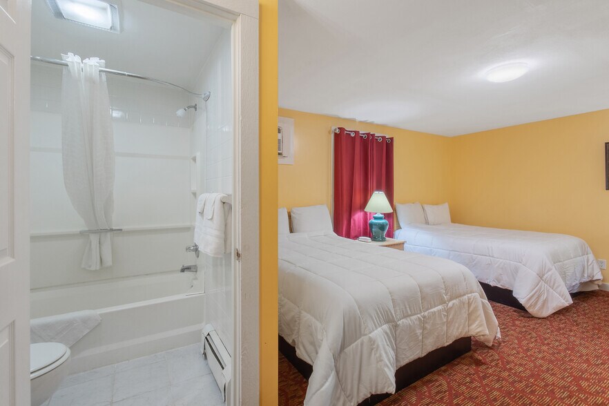 More Photos Of 180 E 10th St, Oswego Hotel For Sale