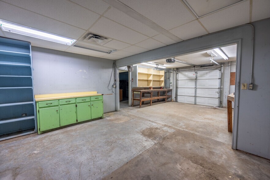 More Photos Of 115 W Burleson St, Wharton Restaurant For Sale