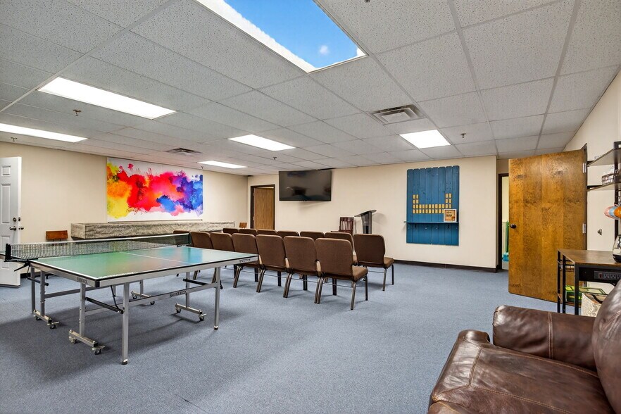 More Photos Of 1340-1350 N Fairfield Rd, Dayton Office For Sale